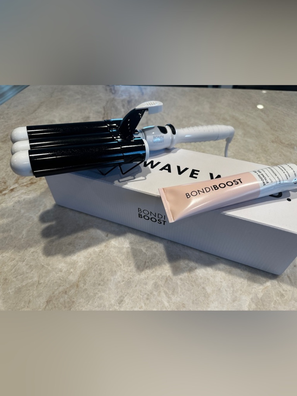 Wave Wand Triple Barrel Curling Iron - White/Black